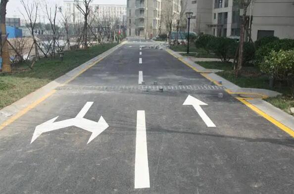 苏州道路划线一般什么样的单位能做，马路上划线是哪个部门？