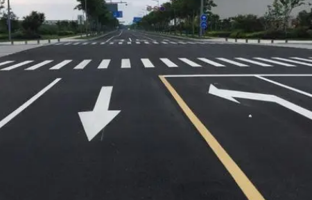 合肥道路划线分析，如何保证道路画线的笔直呢？